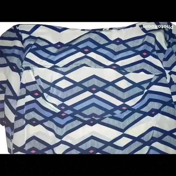 NWT Francesca’s Patterned Blouse - Picture 5 of 5